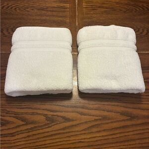 (2) Sonoma Cotton Bath Towels Lot Set Large White Bathroom Restroom Plush Fluffy